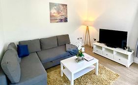 La Fontaine Court Apartments - Aldershot